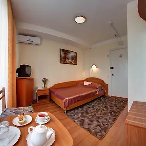 https://holosiivskyi-hotel.hotels-of-kiev.com